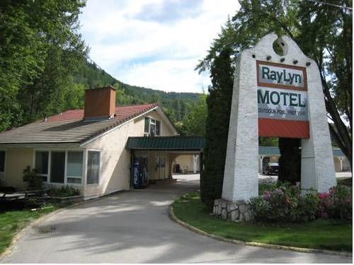 Ray Lyn Motel Trail Exterior photo