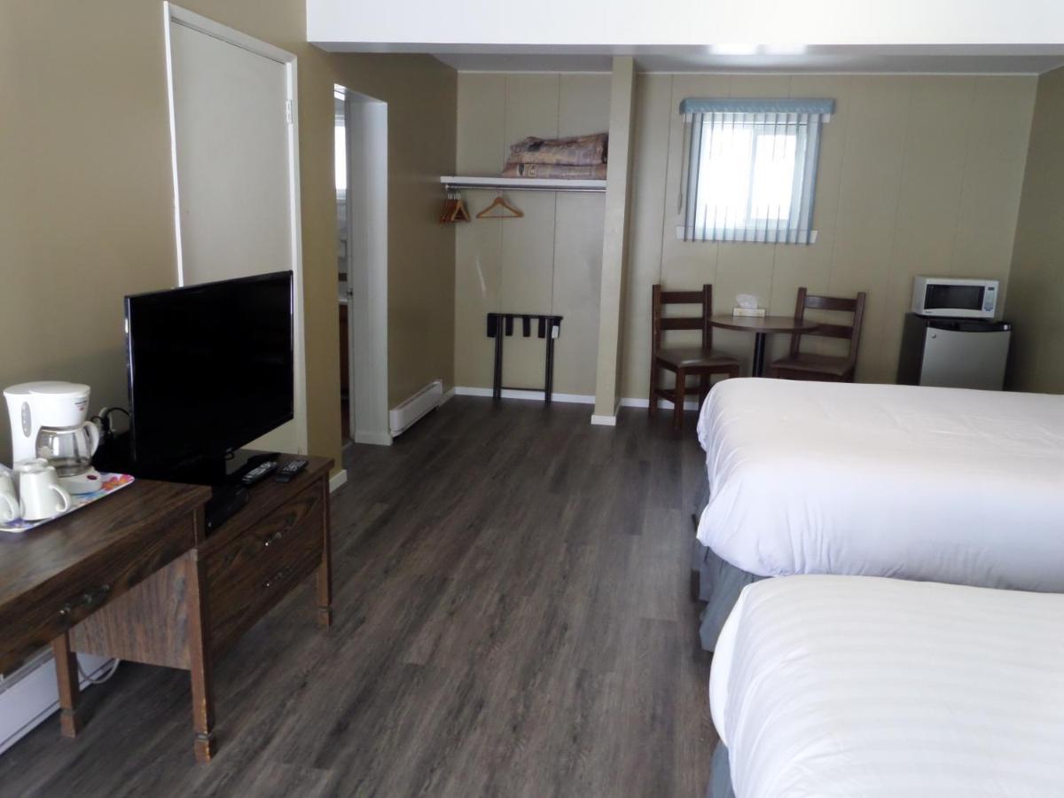 Ray Lyn Motel Trail Exterior photo